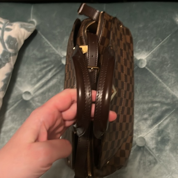 Louis vuiton - Picture 2 of 4